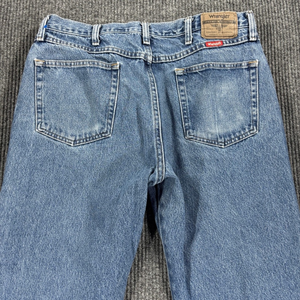 Wrangler Regular Fit Jeans Mens 36x30 Blue Medium Wash Denim 96501DS - Picture 9 of 11